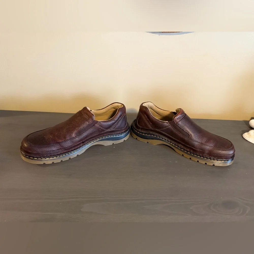 Dr. Martens sleek dark